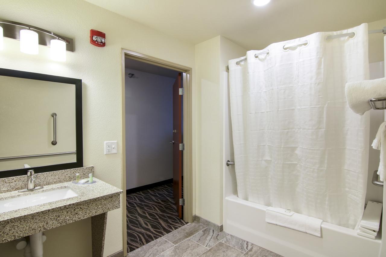 Cobblestone Inn & Suites - Menomonie/Uw-Stout المظهر الخارجي الصورة